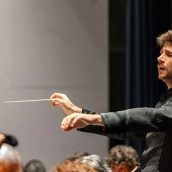 Andrés Salado, anterior director titular y artístico de la OEX, vuelve a dirigir a la Orquesta de Extremadura este jueves. / LP Andrés Salado, anterior director titular y artístico de la OEX, vuelve a dirigir a la Orquesta de Extremadura este jueves. / LP