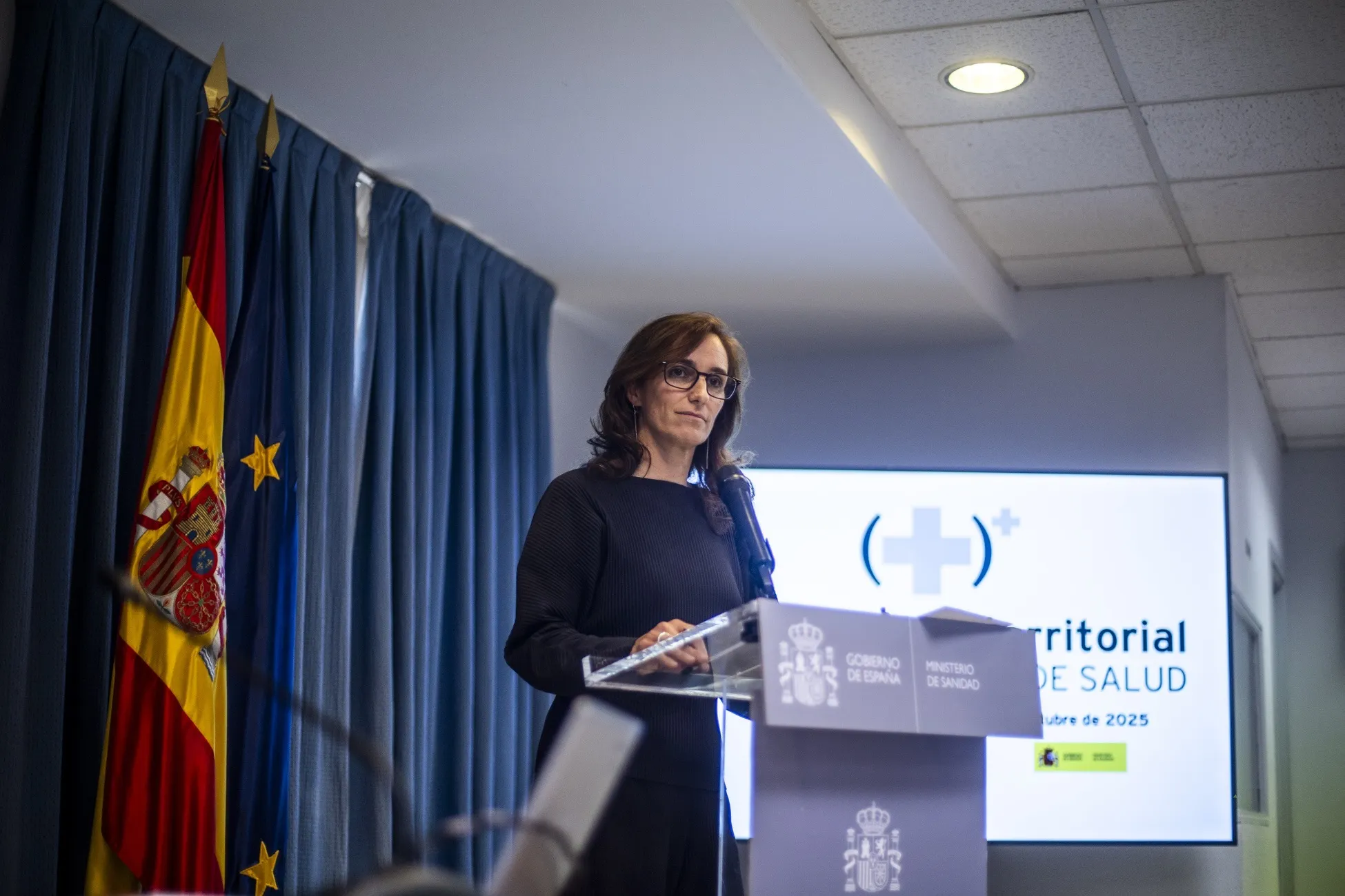 La ministra de Sanidad, Mónica García, en la rueda de prensa  tras la reunión del Consejo Interterritorial del Sistema Nacional de Salud (CISNS).