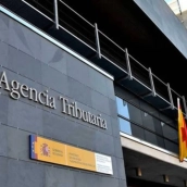 Aunque el sueldo suba en términos nominales, Hacienda se lleva la mayor parte injustamente . / LP Aunque el sueldo suba en términos nominales, Hacienda se lleva la mayor parte injustamente . / LP