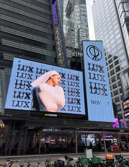 Cartel anunciador de nuevo trabajo de Rosalía en Times Square en Nueva York. / LP