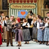 La producción contará con 80 artistas en escena y ofrecerá subtítulos en castellano para facilitar el seguimiento de la trama. / LP La producción contará con 80 artistas en escena y ofrecerá subtítulos en castellano para facilitar el seguimiento de la trama. / LP