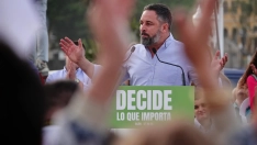 El presidente de Vox, Santiago Abascal, expresó este lunes su escepticismo sobre la posibilidad de alcanzar un acuerdo de última hora. / LP
