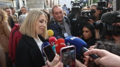 María Guardiola, a la salida de la Asamblea de Extremadura este martes. / EP