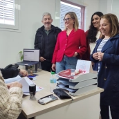 La diputada regional Blanca Martin, acompañada por sus representantes, el exdiputado José Ramón Bello y la concejala de Mérida Silvia Fernández este jueves. / EP La diputada regional Blanca Martin, acompañada por sus representantes, el exdiputado José Ramón Bello y la concejala de Mérida Silvia Fernández este jueves. / EP