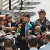 El secretario general del PP de Extremadura, Abel Bautista, atiende a los medios tras la reunión con Vox. / E. Press El secretario general del PP de Extremadura, Abel Bautista, atiende a los medios tras la reunión con Vox. / E. Press