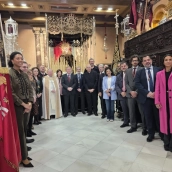 La ciudad de Badajoz ha sido testigo de un emotivo acto que subraya la profunda conexión entre su identidad cívica y su fervor religioso. / LP 