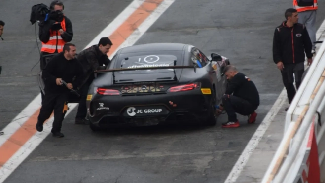 Cambio de pilotos del Mercedes AMG de Faraón Cambio de pilotos del Mercedes AMG de Faraón