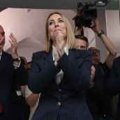 María Guardiola sale del hemiciclo este martes tras se elegida presidenta de la Junta de Extremadura. / EP