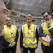El presidente del Partido Popular, Alberto Núñez Feijóo, en la central nuclear de Ascó I y II. / EP El presidente del Partido Popular, Alberto Núñez Feijóo, en la central nuclear de Ascó I y II. / EP