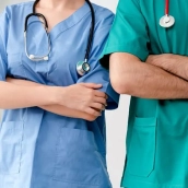El número de médicos colegiados en Extremadura aumentó en 2025 un 3,1% en tasa anual y alcanzó los 6.771. / LP El número de médicos colegiados en Extremadura aumentó en 2025 un 3,1% en tasa anual y alcanzó los 6.771. / LP