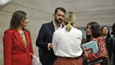 Cotrina junto a María Guardiola este jueves en la Asamblea. / LP